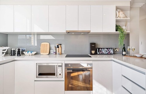 Bondi Beach Apartment | Always Friday - Luxe, Stylish Beach Abode - 3 min walk to Bondi Beach
