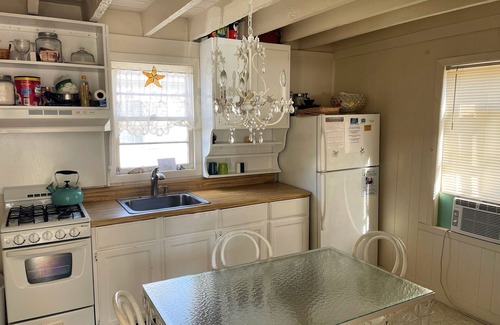 Chincoteague House | Always Sunny - island home. Pet Friendly - Close to Carnival. NO LINENS