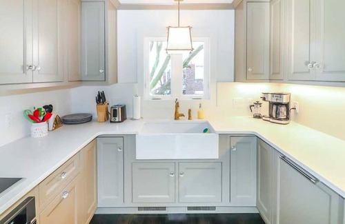 Cape Charles House | Always Sunny - One Block To The Beach, Sleeps 10