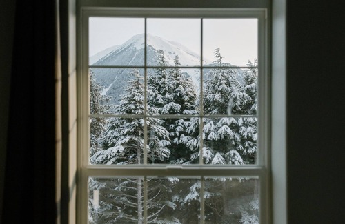 Girdwood House | Alyeska Views - 4 bdr. 2.5 bath
