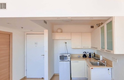 Neve Tzedek Apartment | Alysse Eilat - One Bedroom Apartment, Sleeps 4