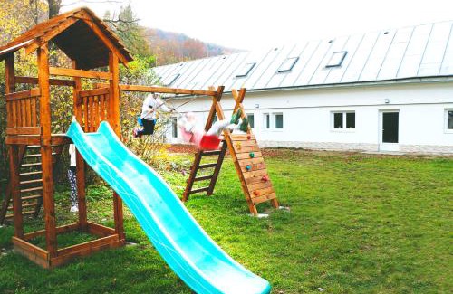Podbrezova Cabin | Amálkin Dvor