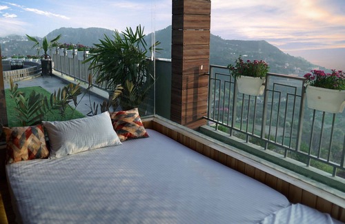 Bhimtal Villa | Amã Stays & Trails Whispering Pines, Bhimtal