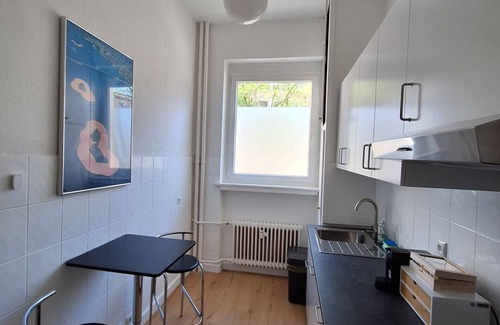 Braunschweig City Center Apartment | Am Altstadtmarkt | near VW Halle | kitchen | SmartTV
