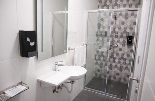 Tower Road House | AM Hostel