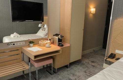 Amsterdam East Hotel | Amadi Panorama Hotel