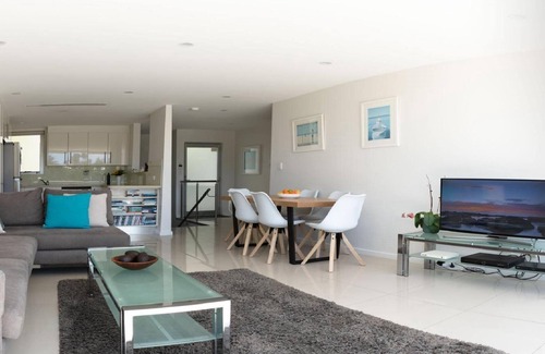 Terrigal Apartment | AMALFI #6 | Accom Holidays