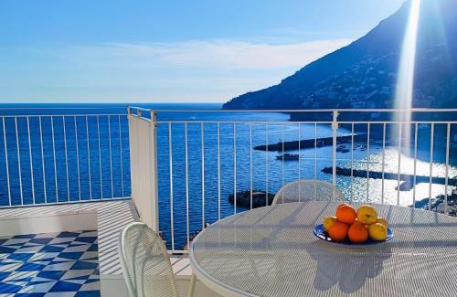 Amalfi House | Amalfully Boutique Apartment - A seaview gem