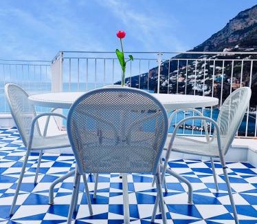 Amalfi House | Amalfully Boutique Apartment - A seaview gem