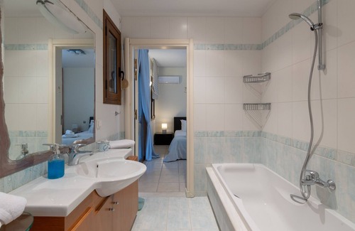 Asgourou Villa | Amaltheia Villa