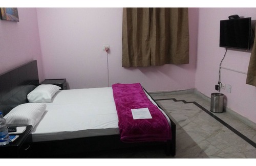 Greater Noida House | Aman Inn