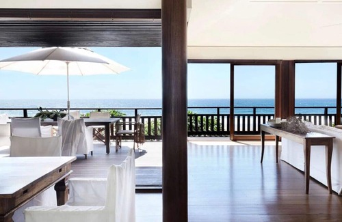 Palm Beach House | Amandalu - Direct Beachfront