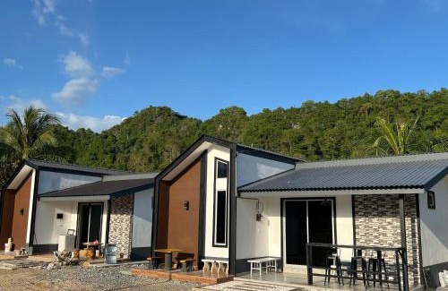 Kampung Hujong Bukit House | Amani village