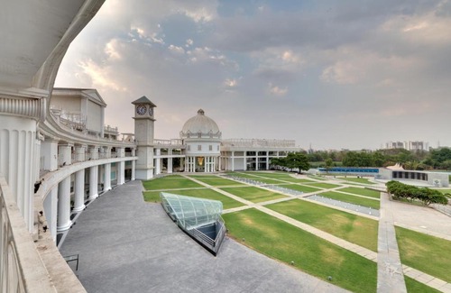 Hadapsar Hotel | Amanora The Fern Hotels & Club