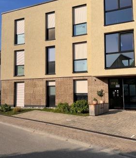 Rheinhausen Apartment | AMAO Grey - 86 m2 Apartment - Balcony - King-Size Beds - Free Parking - Near Europa-Park - Up to 12 Guests with 2 Units