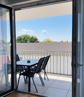 Rheinhausen Apartment | AMAO Sepia - 86 m2 Apartment - Balcony - King-Size Beds - Free Parking - Near Europa-Park - Up to 12 Guests with 2 Units