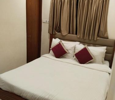 Lake Town Hotel | Amar Tree Express