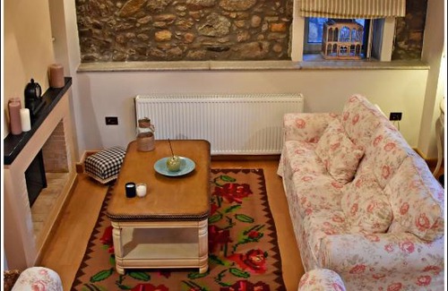 Kontias House | Amarando Stonehouse
