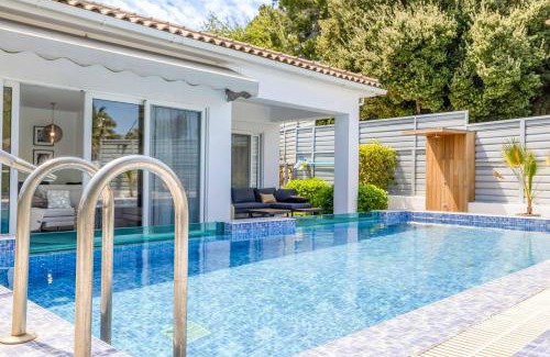 Neromilos Villa | Amare La Vita Villa by Solmar Villas