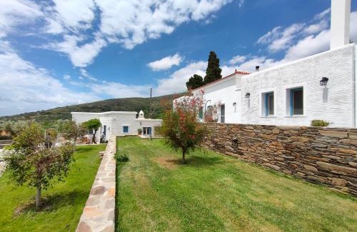 Menites House | Amarienitas Suites