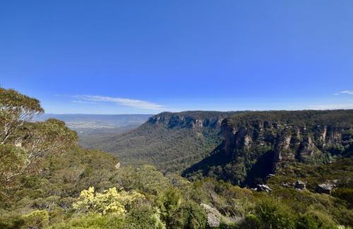 Katoomba Villa | Amaroo Mountaintop Villa