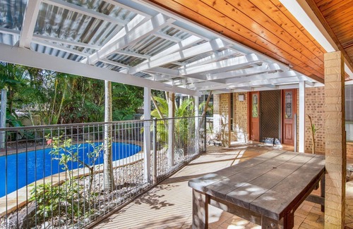 Rainbow Beach House | Amaroo - Rainbow Shores. Room For Everyone! Walk to the Beach! Pool