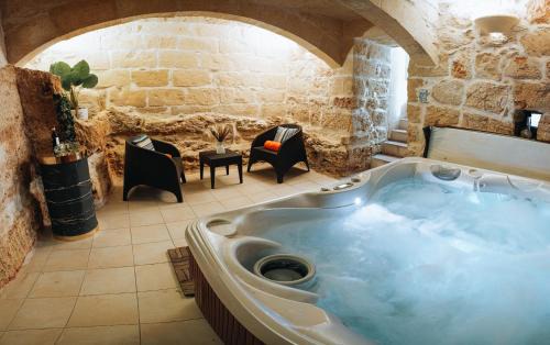 Qala House | Amaryllis Holiday Home