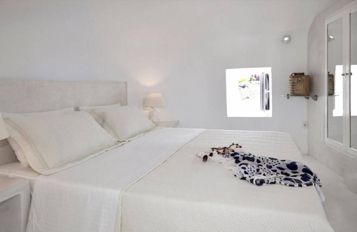 Oia Villa | Amaya Selection of Villas Amaya Windmill Maisonette Caldera View-Outdoor Hot Tub