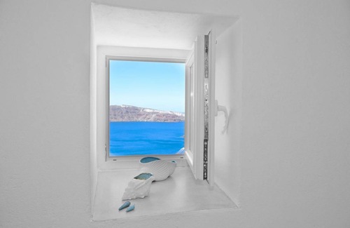 Oia Villa | Amaya Selection of Villas Amaya Windmill Maisonette Caldera View-Outdoor Hot Tub