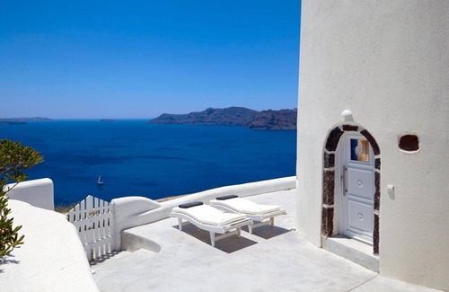 Oia Villa | Amaya Selection of Villas Amaya Windmill Maisonette Caldera View-Outdoor Hot Tub