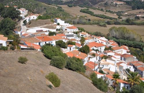 Aljezur Hostel | Amazigh Hostel & Suites All En-suite rooms with self-catering Kitchen