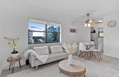 Hollywood Apartment | Amazing 1bed on Hollywood Beach Boardwalk W/Pool