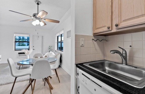Hollywood Apartment | Amazing 1bed on Hollywood Beach Boardwalk W/Pool