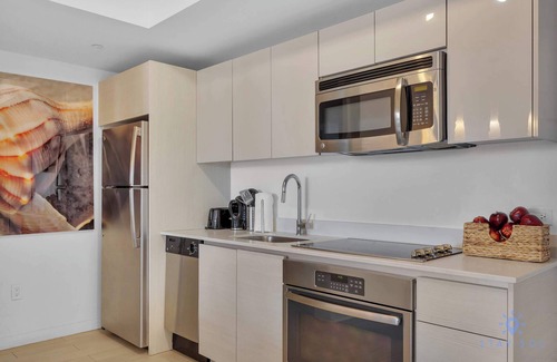 Hallandale Beach Apartment | Amazing 1BR Apt with Amenities, Pool and Gym