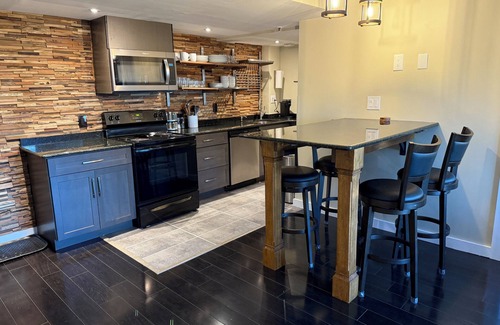 Snowshoe Condo | Amazing 2 Bed/2 Bath Ski-In & Ski-Out with Night Skiing. Sleeps 7 comfortably