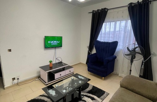 Warri Apartment | Amazing 2-bedroom apartment with AC in vibrant Warri
