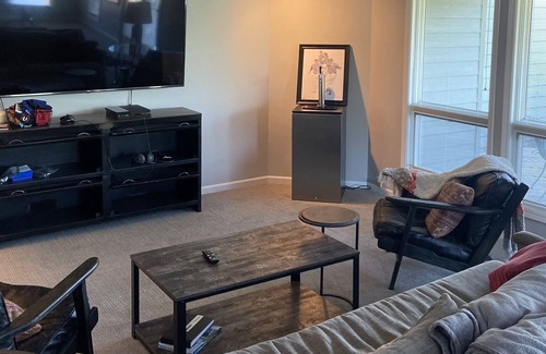 Avoca House | Amazing 2-bedroom condo on the lake