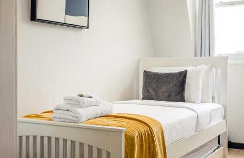 Stockwell Apartment | Amazing 2BR Flat, Free Parking, by Battersea
