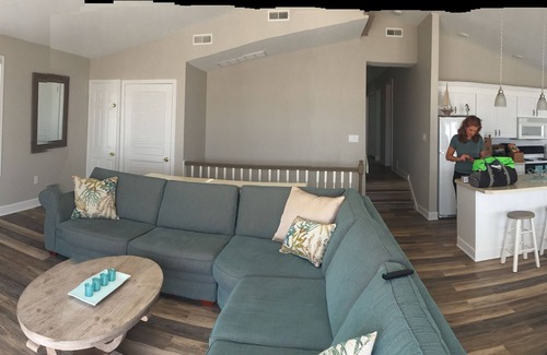 South End House | Amazing 2nd Story Beach Front Home with Panoramic Ocean Views
