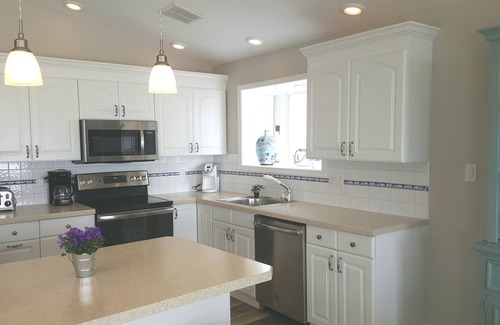 South End House | Amazing 2nd Story Beach Front Home with Panoramic Ocean Views