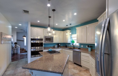 Canyon Lake House | Amazing 3/3 with 4th bed in game room ~ Pool, Hot Tub, Indoor & Outdoor Games!