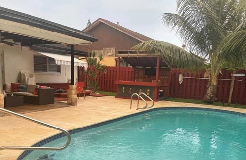 Pembroke Pines House | Amazing 3 bedroom Vacation Home with the backyard of your dreams.