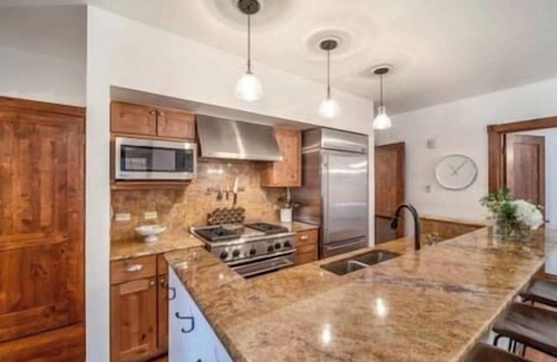 West End Condo | Amazing 3 Bedroom Aspen Core Townhome Sleeps 8