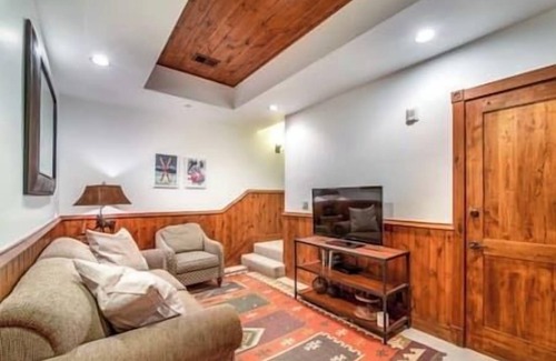 West End Condo | Amazing 3 Bedroom Aspen Core Townhome Sleeps 8