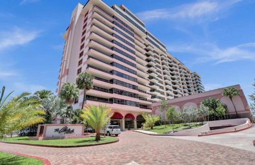 Mid Beach Apartment | Amazing 3BD Ocean View Condo Beach Service 715