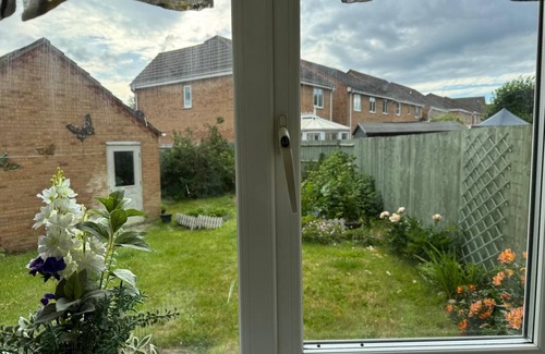 Bedford Villa | Amazing 5 Bedrooms Detached House in Bedford