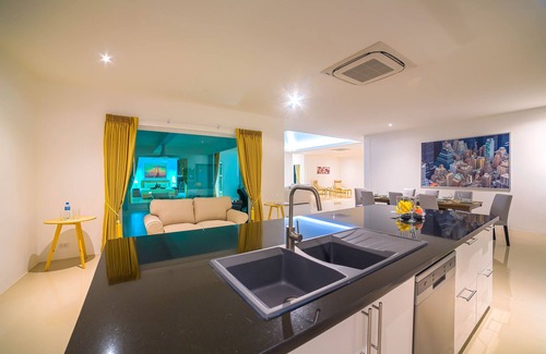 Khao Tao Villa | Amazing 6 Bedroom Pool Villa ED60