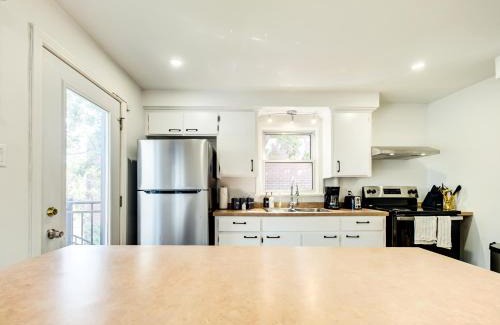 Hochelaga Apartment | Amazing 8-Bedrooms in Homa Montreal 40