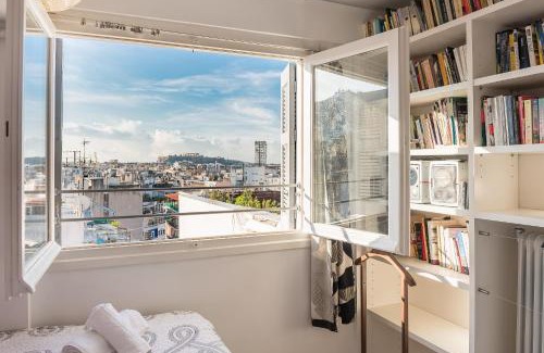 Exarhia Apartment | Amazing Acropolis View from Exarcheia