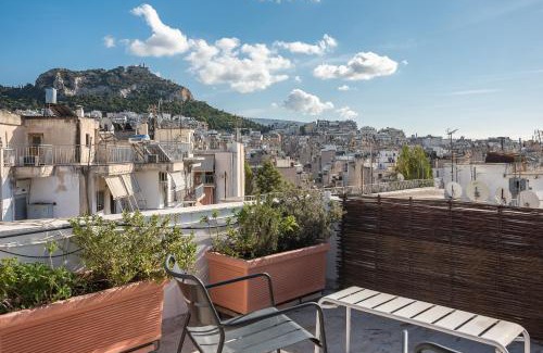 Exarhia Apartment | Amazing Acropolis View from Exarcheia
